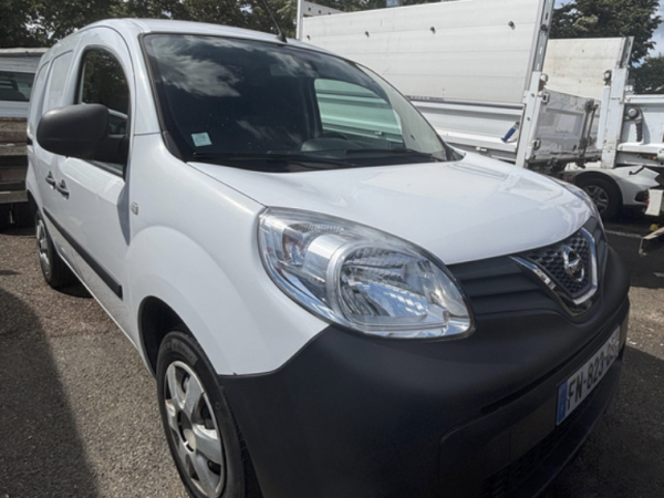 NISSAN NV250 FOURGON