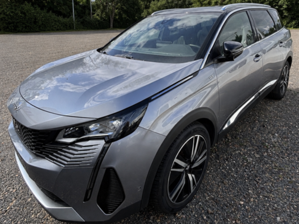 PEUGEOT 5008 GT PACK Avant